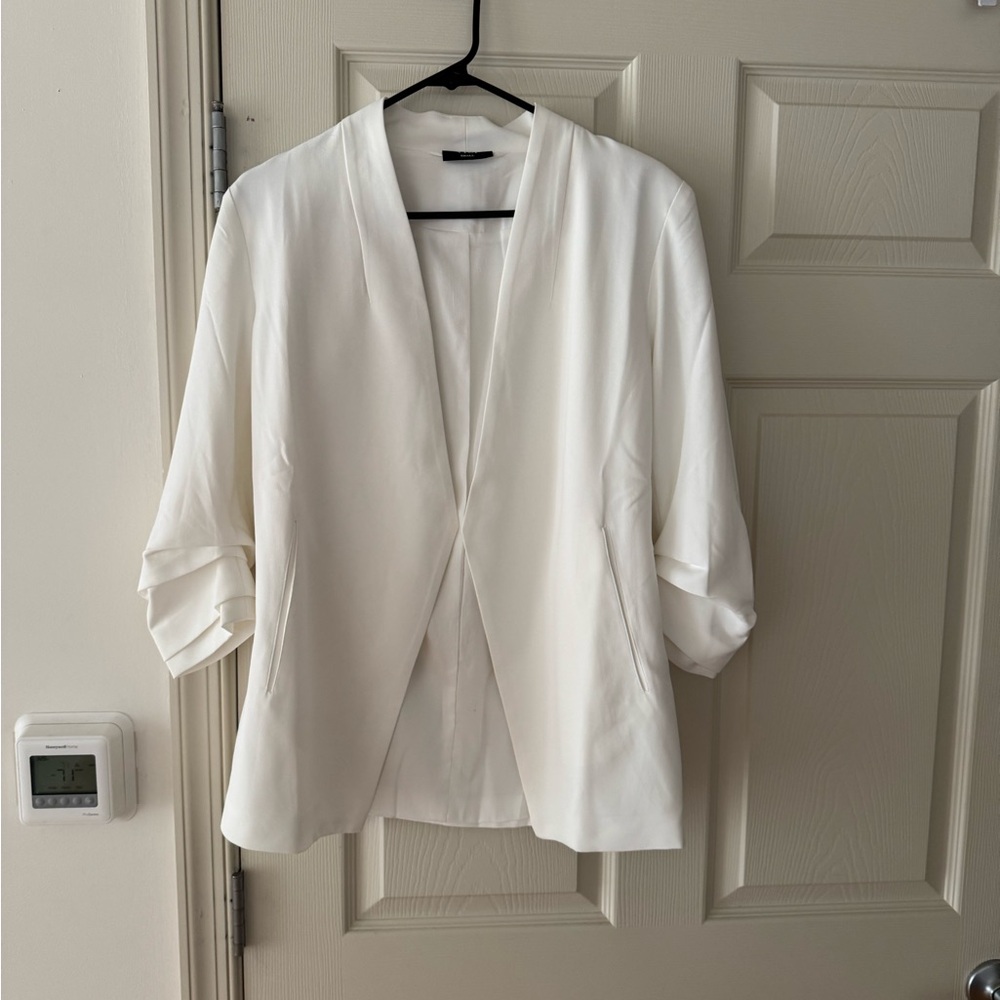 VICI NWOT Elegant White Women's Jacket